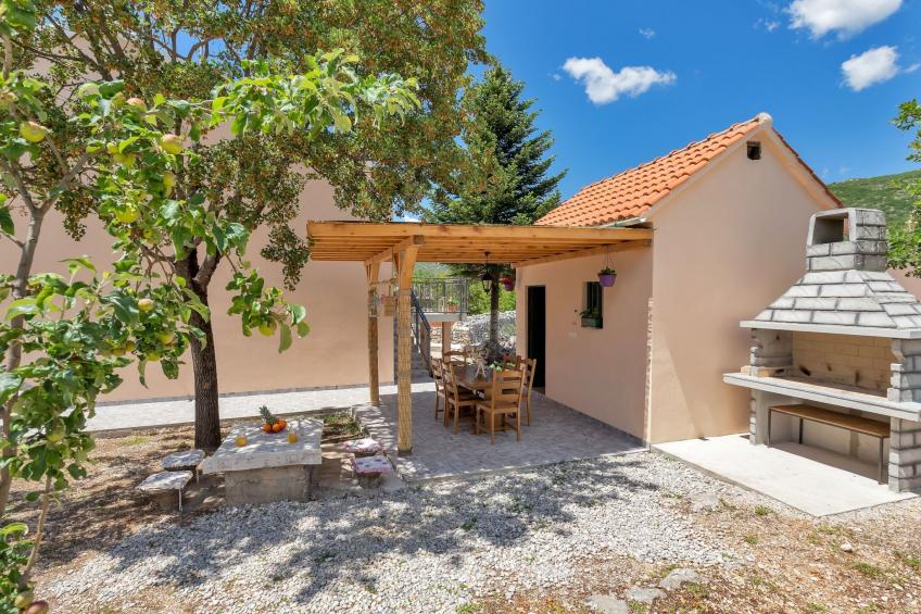 in Rašćane mit Beheiztem Pool - foto 17