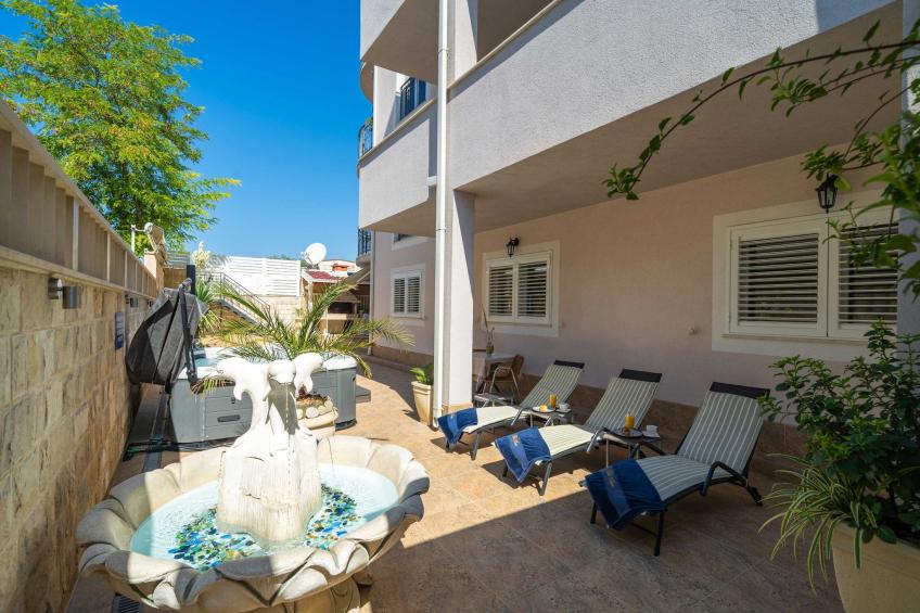 Apartments Aura - Comfort Studio Apartment g with shared swimming pool - foto 9