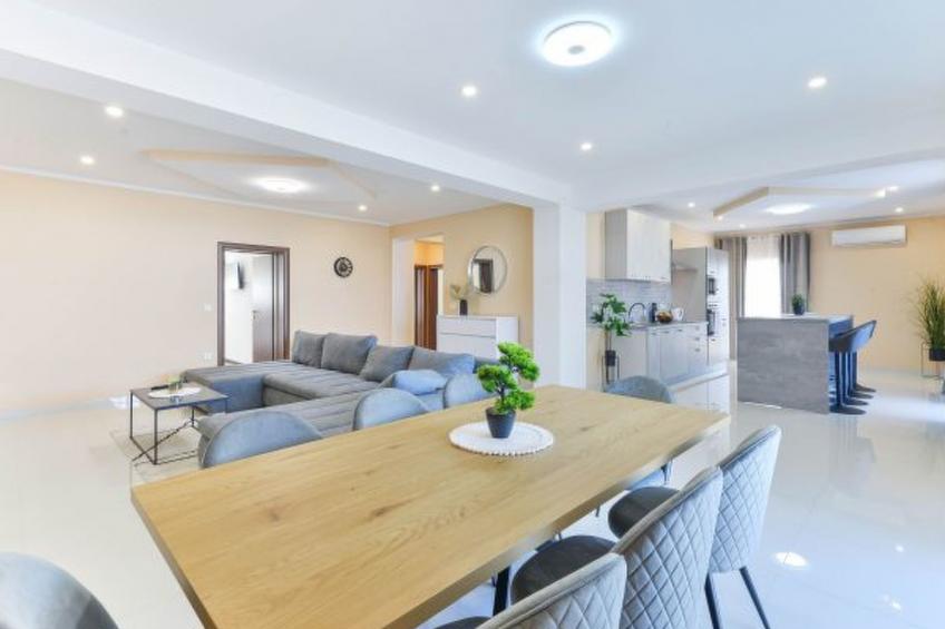 Apartment Holiday House Diana - foto 14