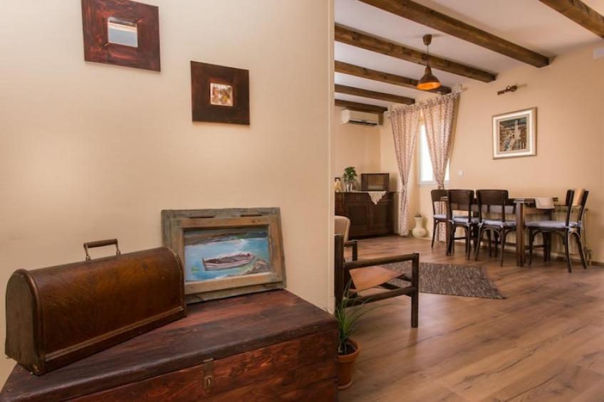 Apartment Hladilo Nostalgia - Comfort Two-Bedroom Apartment with Terrace and Partial Sea View - foto 2