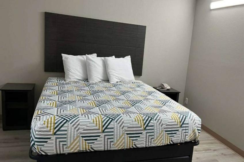 1 King Bed  Non-Smoking - foto 10