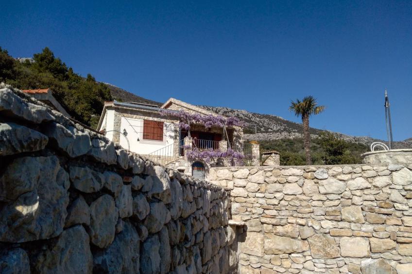in Kaštel Lukšić mit großer Terrasse und Bergblick - foto 47