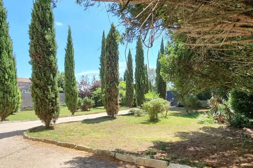 8-Zimmer-Schloss mit Pool und eigenem Park - foto 3