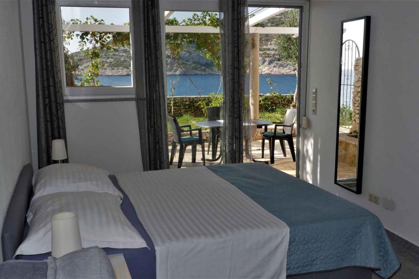 Holiday apartment seafront (10 m) - BF-C28V
