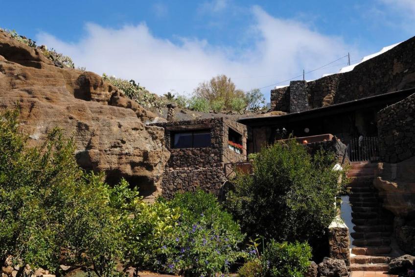 Schlafen in einer vulkanischen Höhle - foto 85