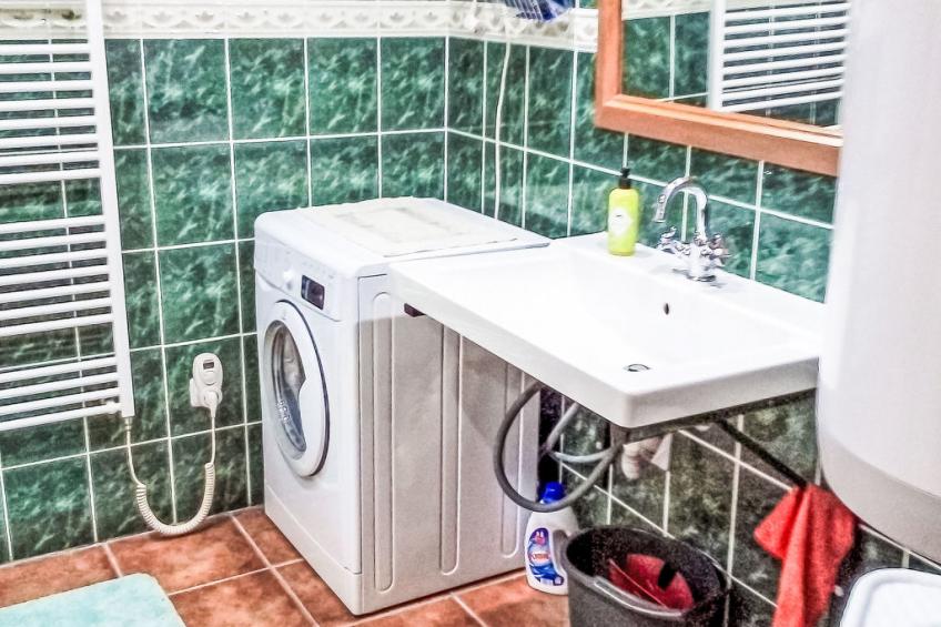 Roubenka u potoka - foto 18