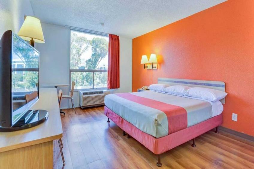 1 King Bed - foto 8