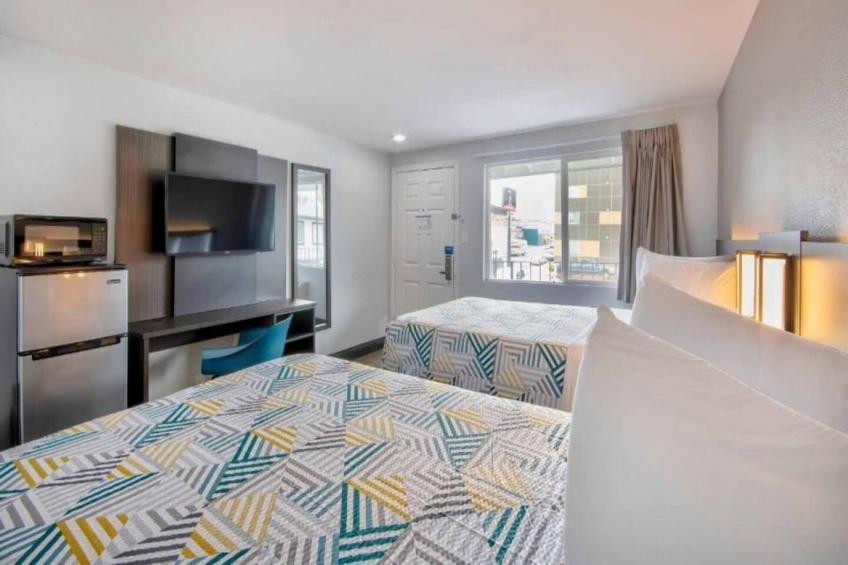 2 Queen Beds  Suite Non-Smoking Kitchen - foto 12
