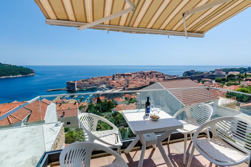 Apartments Isabora - Comfort Three-Bedroom Apartment with Balcony and Sea View (Second Floor) - foto 5