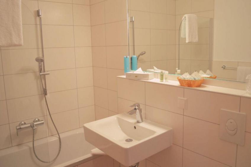 Superior Double Room with Lakeview Balcony - foto 12