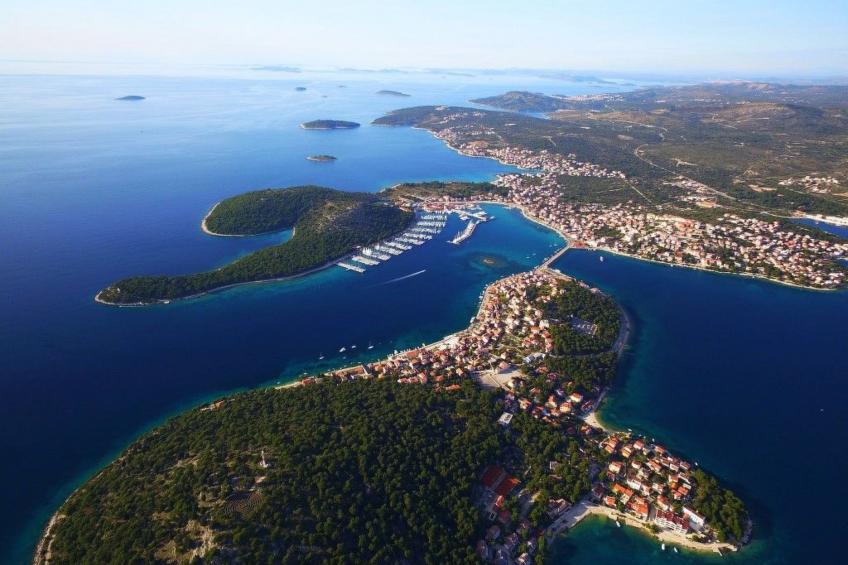 Großes, strandnahes Ferienhaus in Podglavica - foto 26