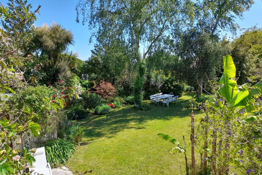 Großes Familienhaus mit schön angelegtem Garten - foto 38