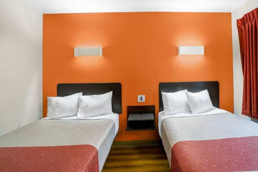 2 QUEEN BEDS  MOBIL ACCESS TUB NSMK MICFRIDG - foto 15