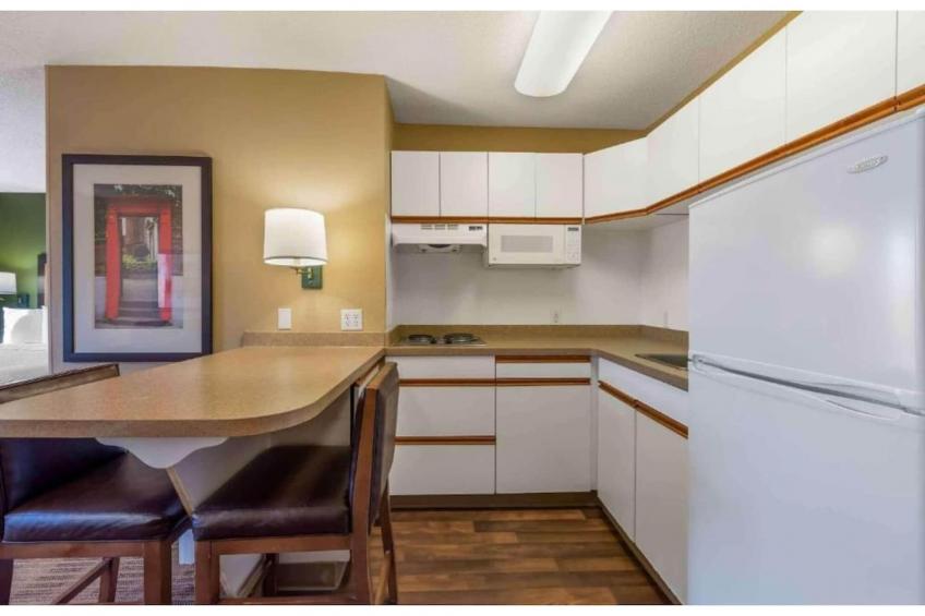 2 Queen Beds  Non-Smoking Kitchen - foto 14