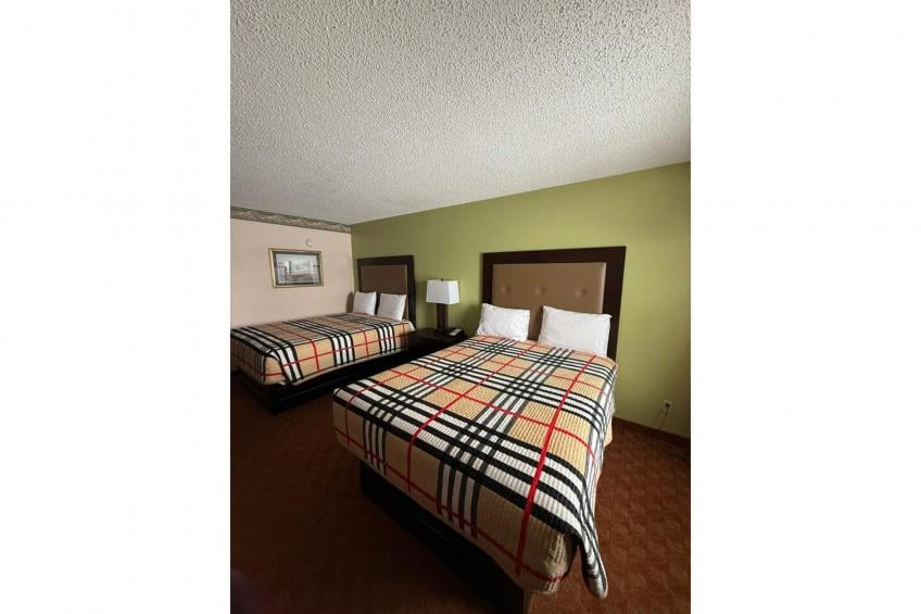2 Queen Beds Non-Smoking