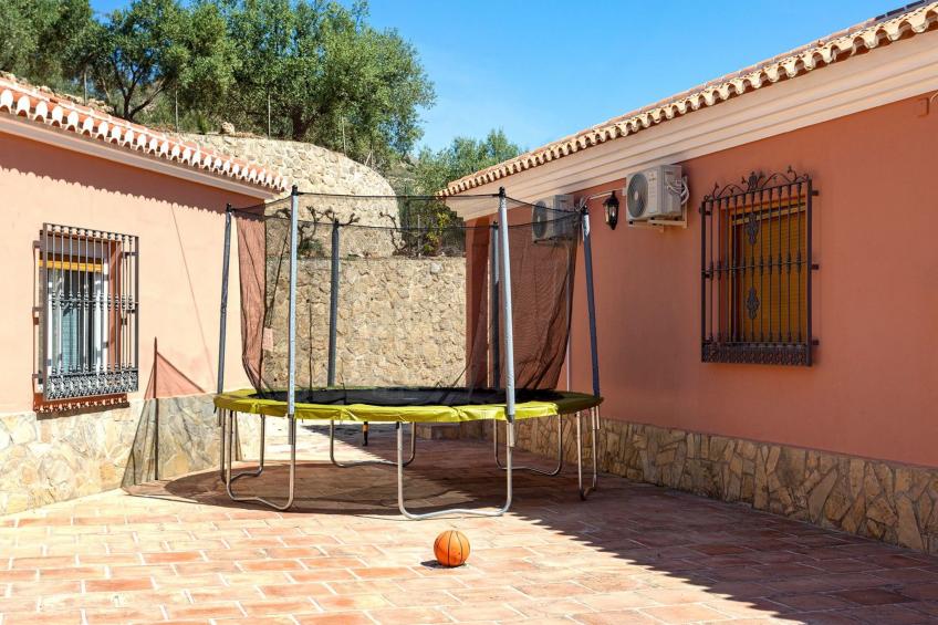 Familienhaus mit großzügigen Außenanlagen - foto 61