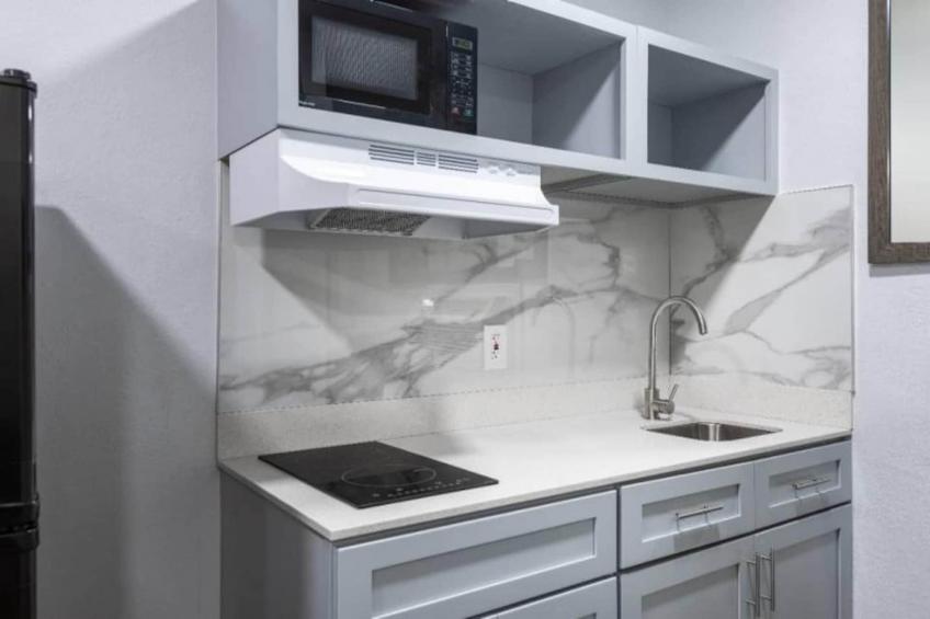 2 Queen Beds  Suite Non-Smoking Kitchen - foto 11