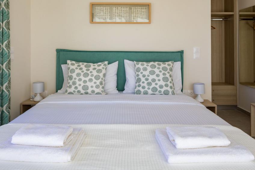 Haus in Agia Marina mit Außenpool - foto 20