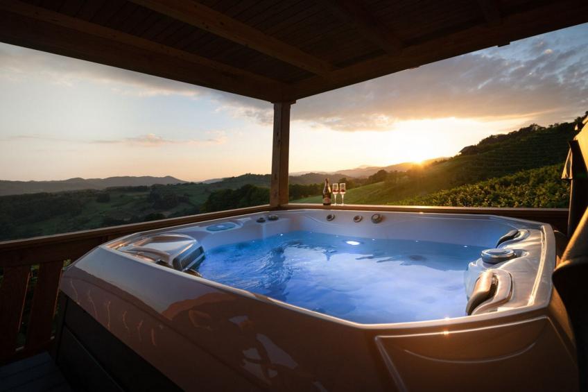 Vivid Hillside Country House with Hot-Tub and Sauna - Two Bedroom Country House - foto 46