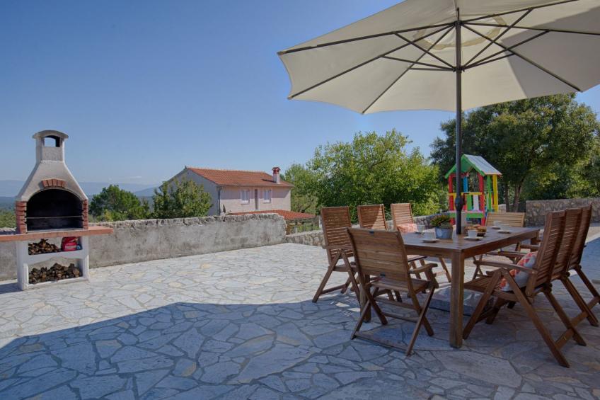 Luxuriöse Villa mit Pool, großem mediterranen Garten und Kinderspielplatz. - foto 13