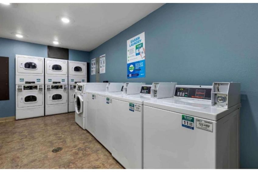 1 Full Bed | Non-Smoking, Kitchen - foto 32