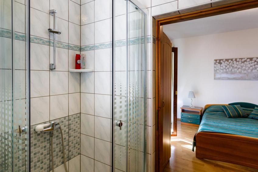 Sunny and Sleek Krk Rooms with Balcony - Classic Double Room with Balcony (owner Zelena) - foto 6