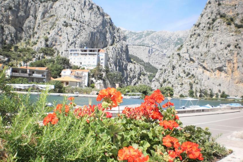 Moderne Ferienwohnung in Omiš mit Terrasse und Garten - foto 33