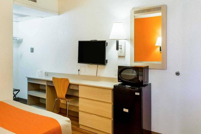 1 QUEEN BED - foto 3
