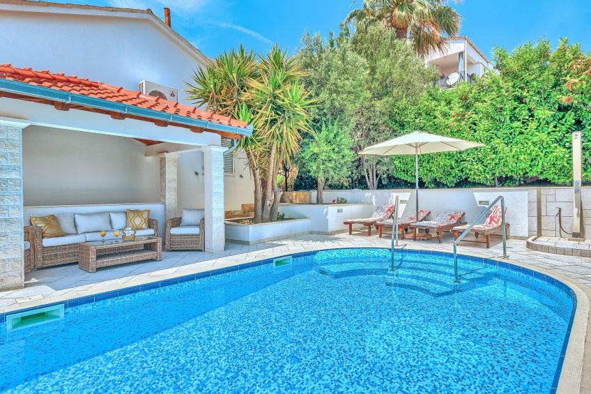 mit Terrasse, Pool und Strandzugang - foto 8