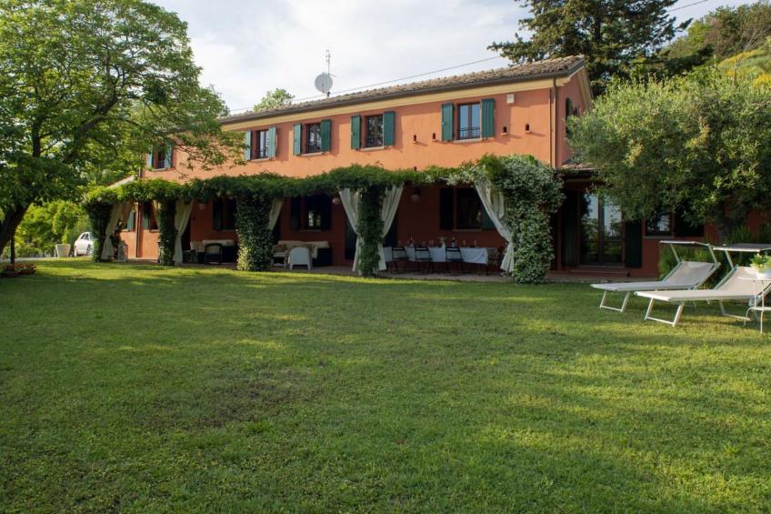 Villa mit privatem, halb versenkbarem Pool in Meeresnähe