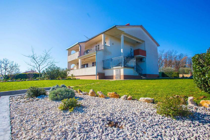 Vakantiewoning met tuin - BF-DVHX3 - foto 2