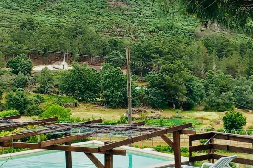 Weißes Haus in Douro Weinberge