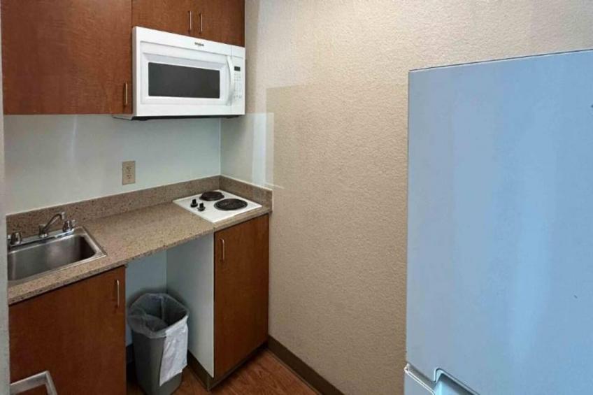 1 Queen Bed  Mobil Access Tub Nsmk Kitchen - foto 5