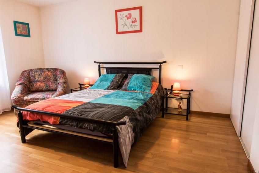 Steinhaus in ländlicher Umgebung mit Pool