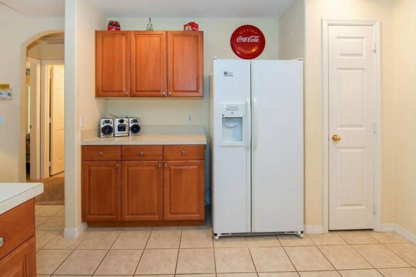 Sonniger Privatpool mit freistehendem Whirlpool und Filmraum - foto 12