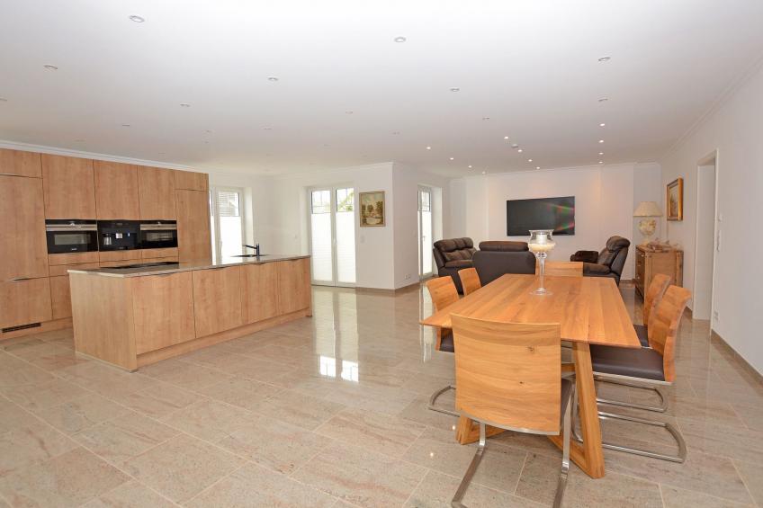 Merzijana Eerdgeschoss in Stinteck - foto 8