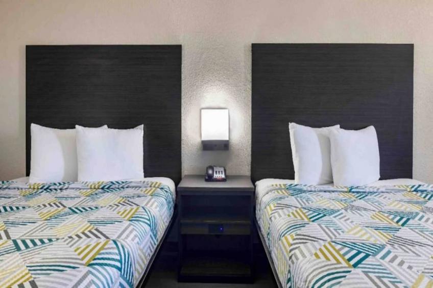 2 Queen Beds  Non-Smoking - foto 6