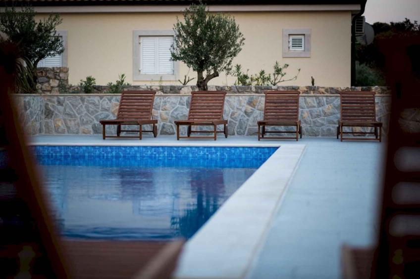 Villa met zwembad en airconditioning - BF-8W6RM - foto 10