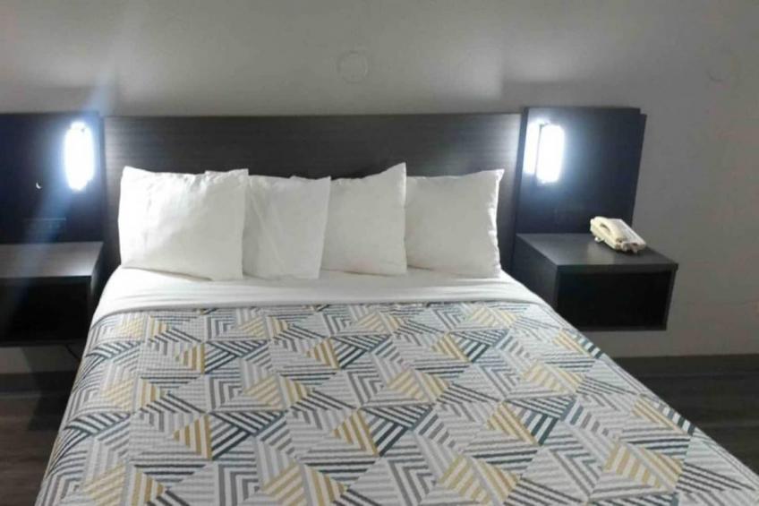 1 King Bed  Non-Smoking - foto 9
