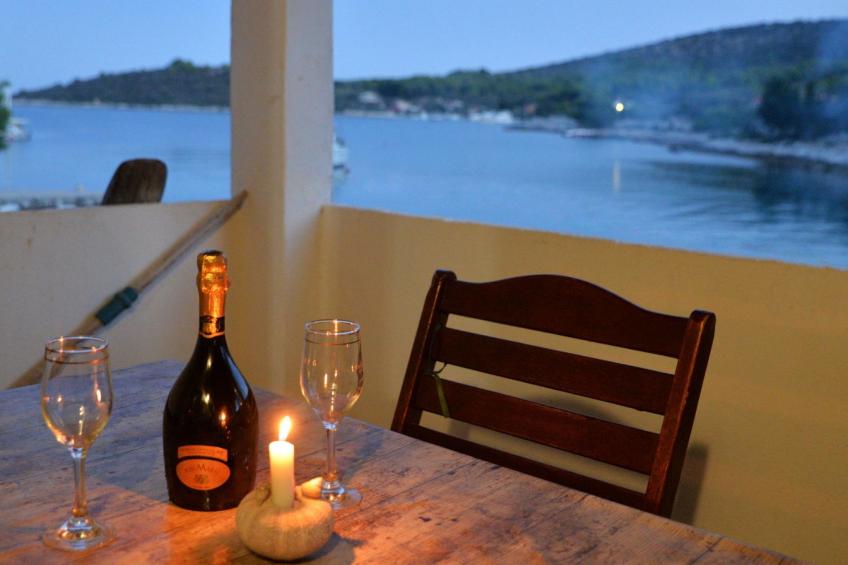 Steinhaus am Meer mit überdachter Terrasse als p - foto 4