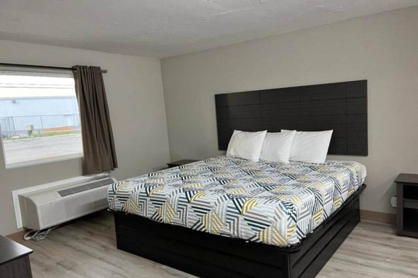 4 Queen Beds  Suite Non-Smoking - foto 19