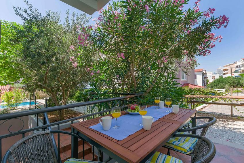 Vakantiewoning met terras en zwembad - VW-5CMDC - foto 2