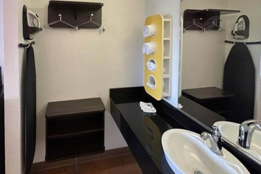2 Queen Beds  Suite Non-Smoking Micfridge - foto 22