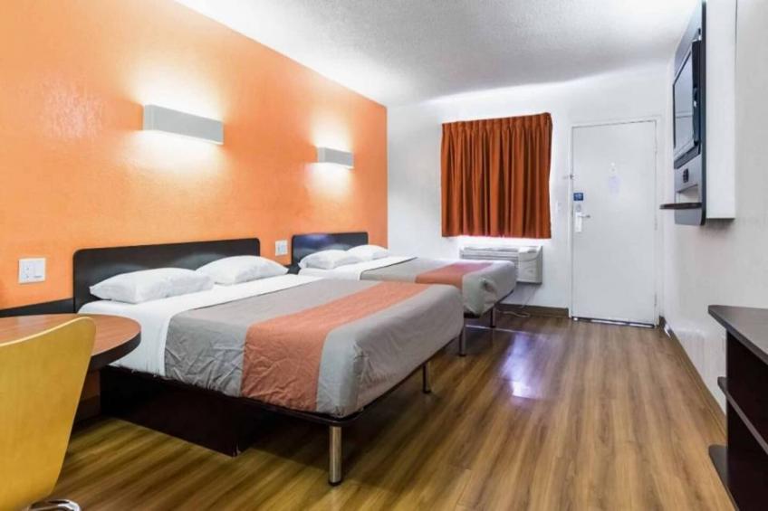 2 Queen Beds  Non-Smoking - foto 9