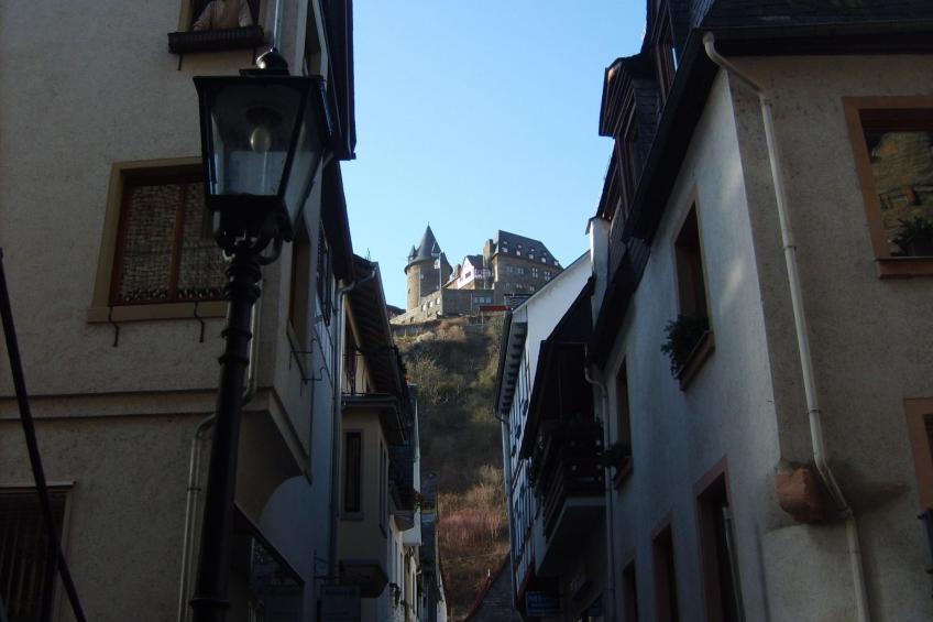 mit Balkon und Rheinblick - foto 24