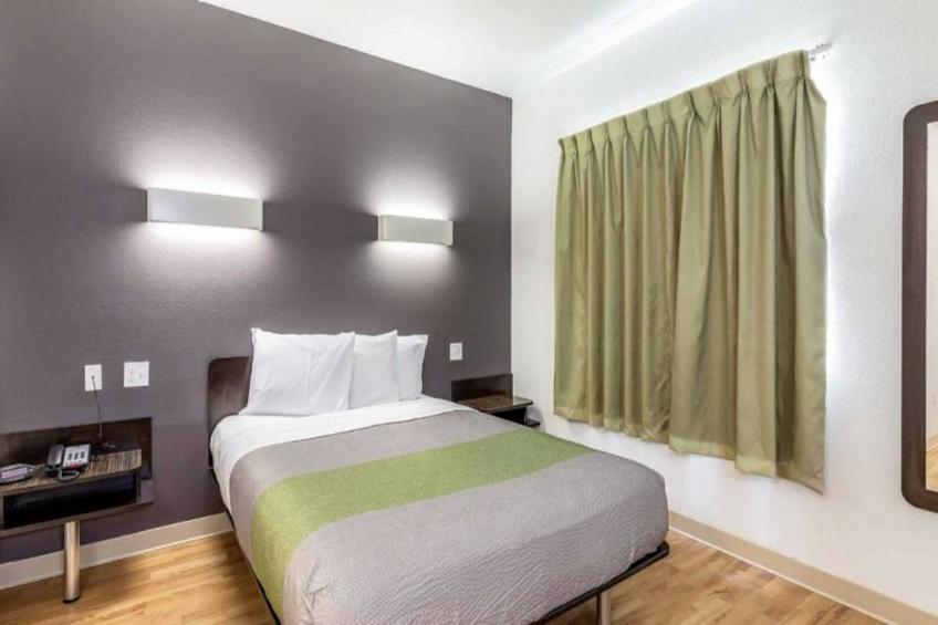 1 Queen Bed  Mobil Access Tub Nsmk Kitchen - foto 6