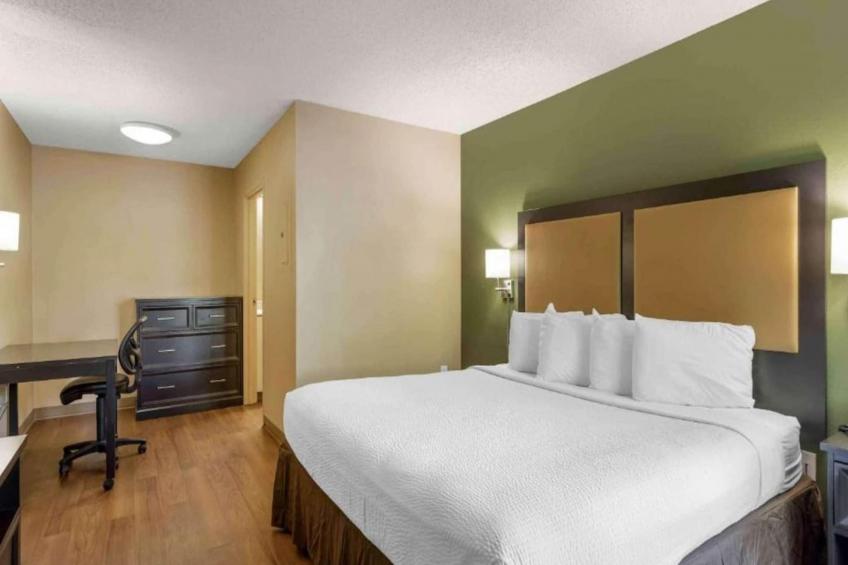 1 Queen Bed | Non-Smoking, Kitchen - foto 6