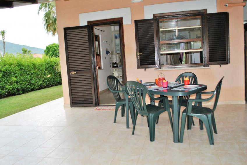 Charmantes Haus in Fondi mit überdachter Veranda - foto 7