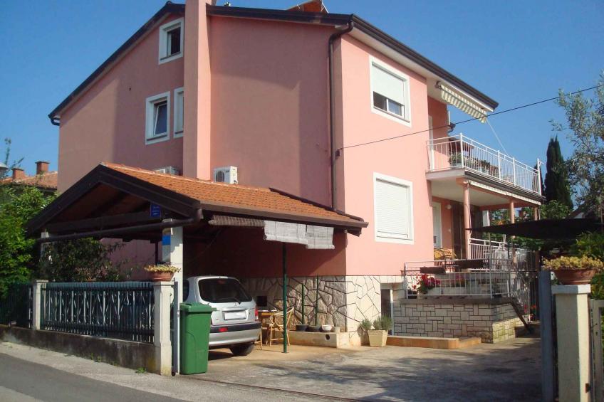 Holiday apartment with terrace and air conditioning - BF-H87D