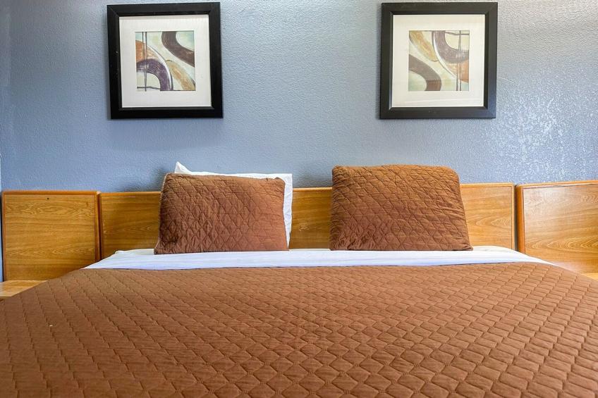 Queen Bed Accessible Non-Smoking - foto 9